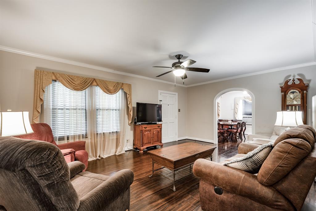 111 S Roosevelt Avenue, Cleveland, Texas image 4