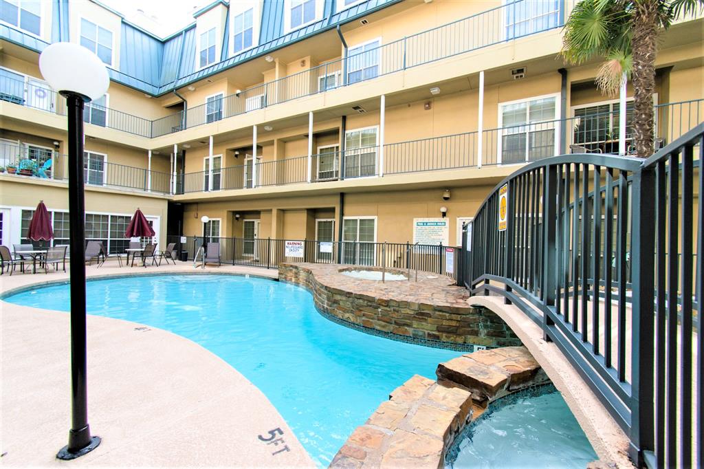 921 Marine Drive 319