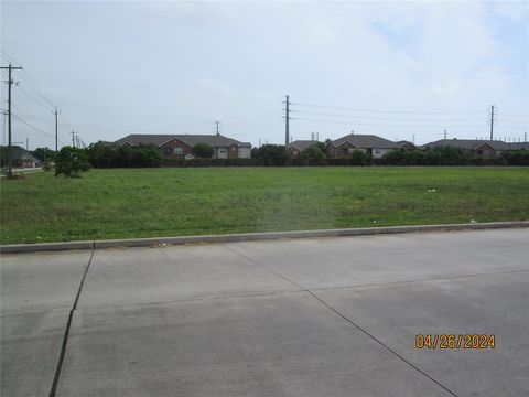 Vacant Land For Sale - Skinner Street<br/> Freeport, TX 77541