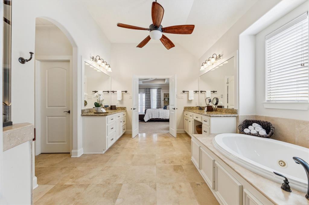 4531 Mimosa Drive, Bellaire, Texas image 22