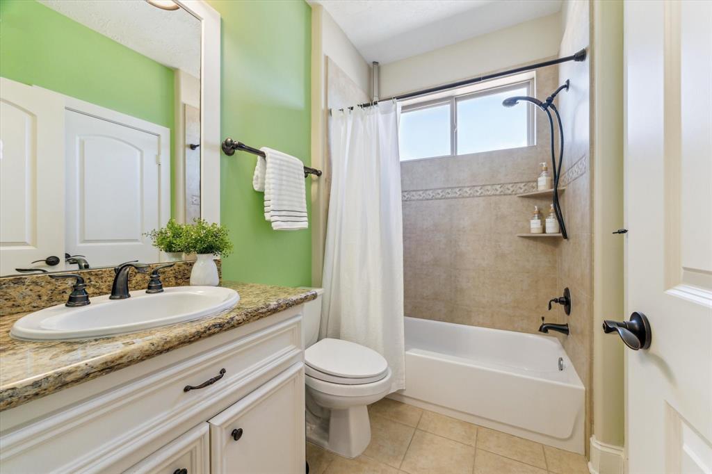 4531 Mimosa Drive, Bellaire, Texas image 32