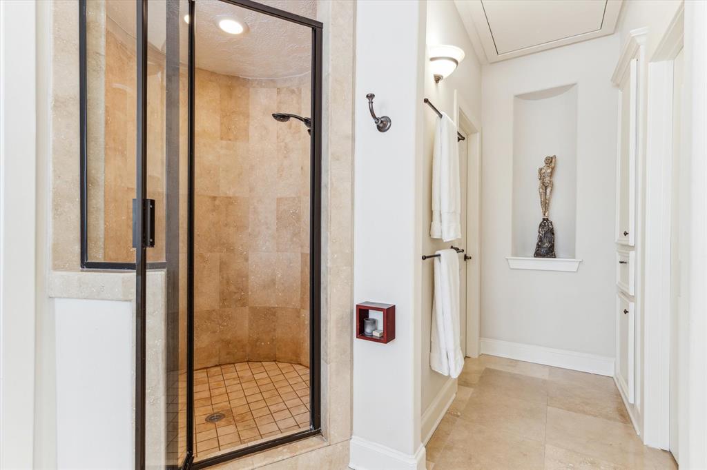 4531 Mimosa Drive, Bellaire, Texas image 24