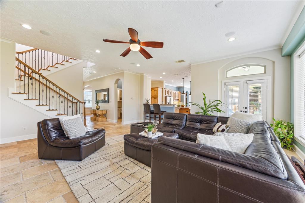 4531 Mimosa Drive, Bellaire, Texas image 12