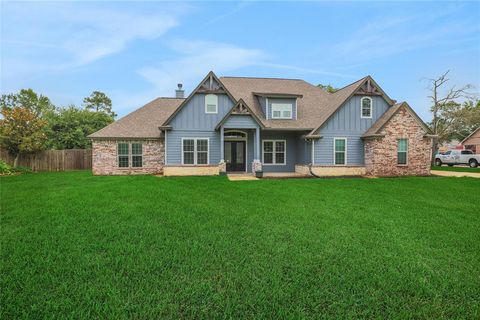 Single Family Residence in Baytown TX 1427 Magnolia Bend.jpg