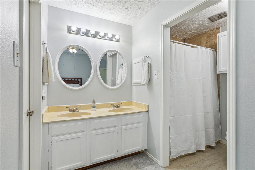 750 Sugar Hill Drive, La Porte, Texas image 10