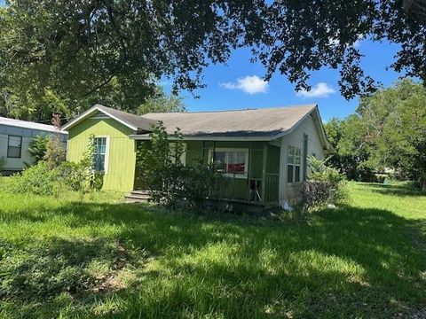 Photo of 4226 F Street, Houston, TX 77072 (MLS # 11819106)