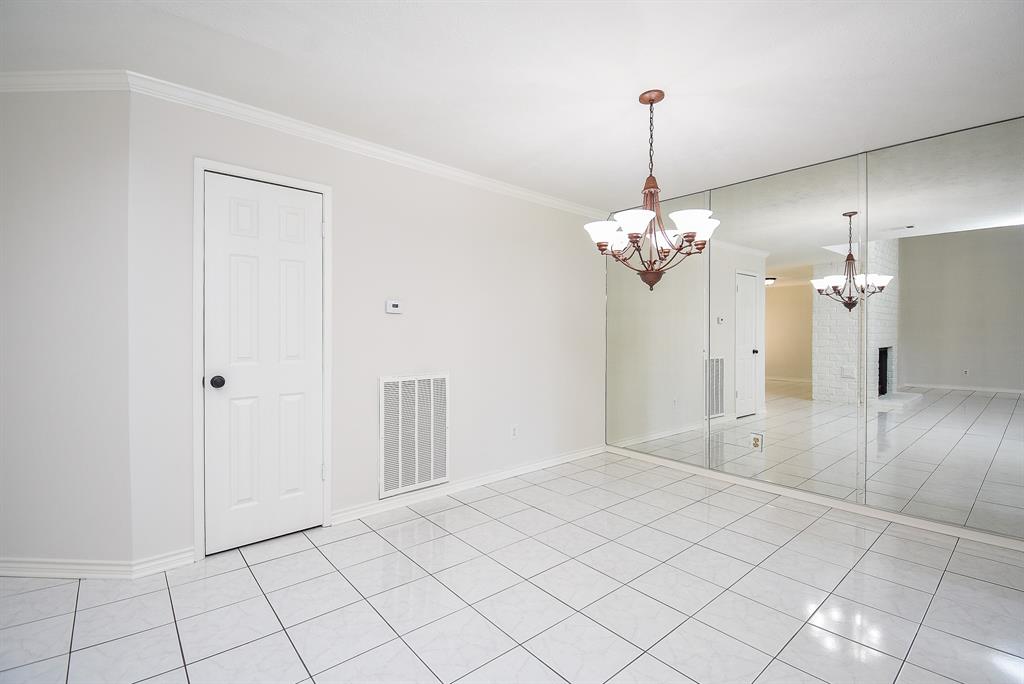 3119 Wagon Trail Drive, Sugar Land, Texas image 13