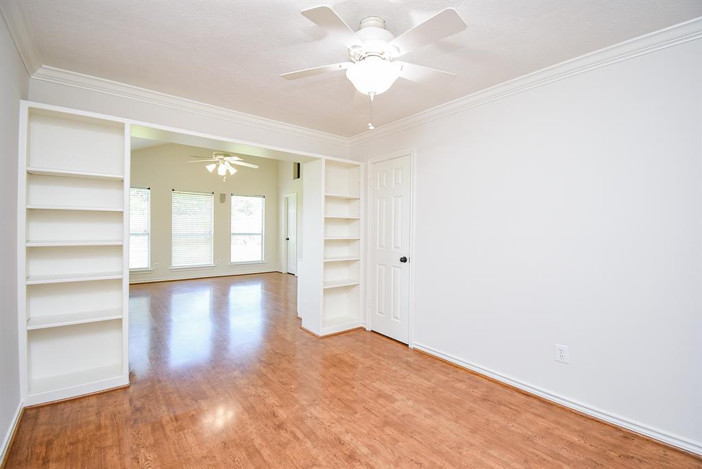 3119 Wagon Trail Drive, Sugar Land, Texas image 23