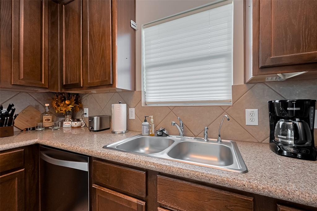 1710 Village Townhome Drive, Pasadena, Texas image 19
