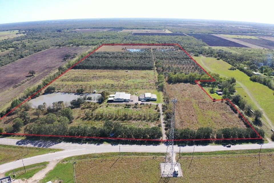 23111 Fm 1462 Road, Damon, Texas image 1