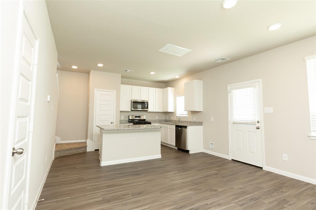 13794 Sunshine Peak Drive, Willis, Texas image 3