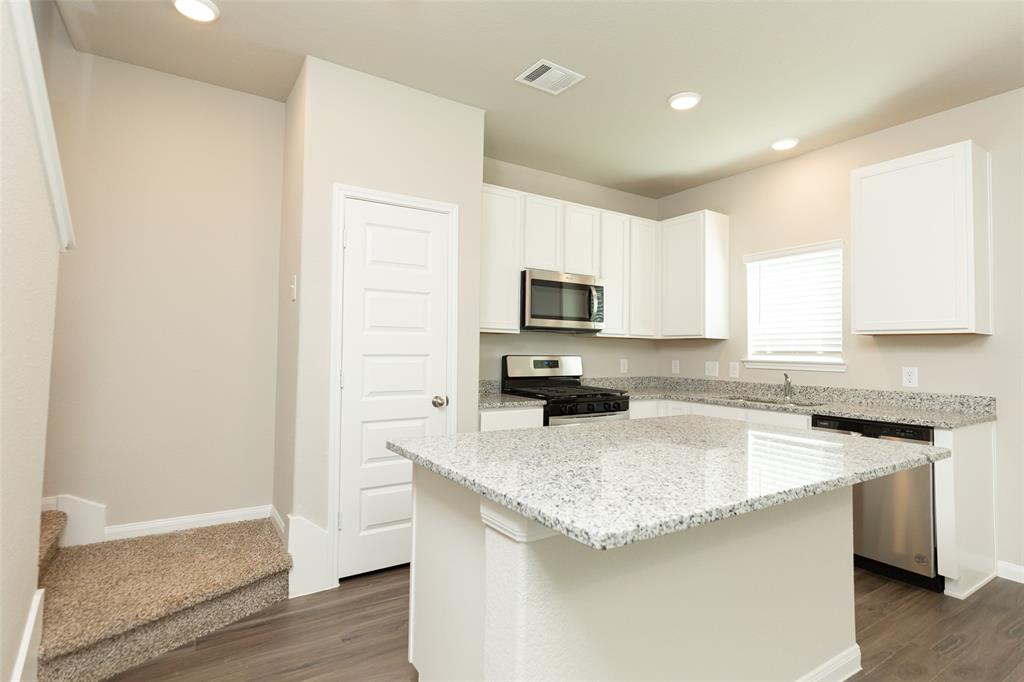 13794 Sunshine Peak Drive, Willis, Texas image 6