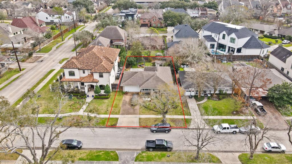 918 Wildwood Lane, Bellaire, Texas image 1