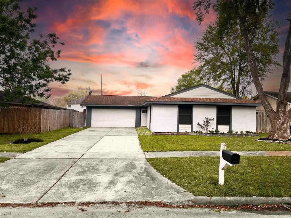 4306 Albatross Drive, Seabrook, Texas image 1