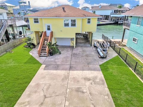 A home in Tiki Island