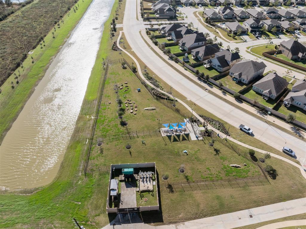 1923 Bending Green Drive, Rosharon, Texas image 37