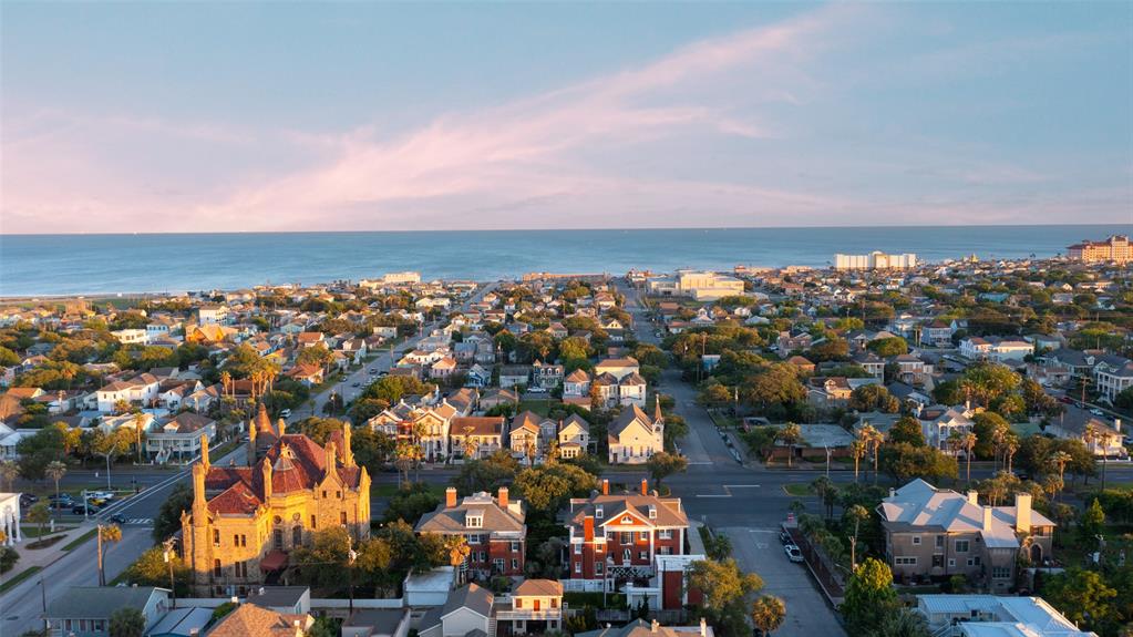 Galveston, Texas 77550, United States, 4 Bedrooms Bedrooms, ,5 BathroomsBathrooms,Residential,Pending,62331