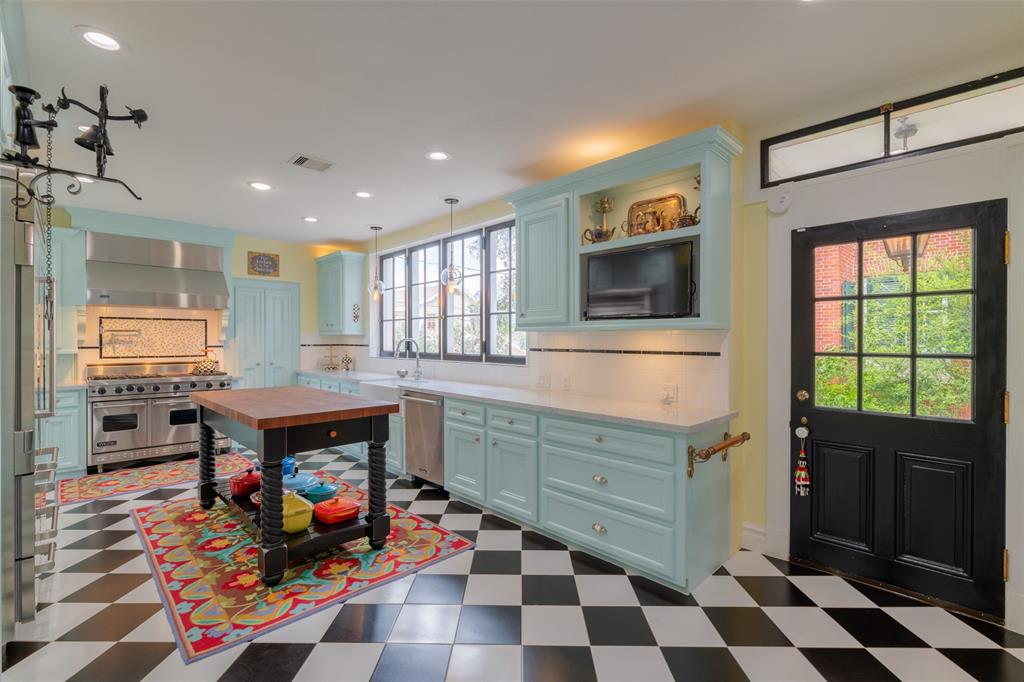 Galveston, Texas 77550, United States, 4 Bedrooms Bedrooms, ,5 BathroomsBathrooms,Residential,Pending,62331