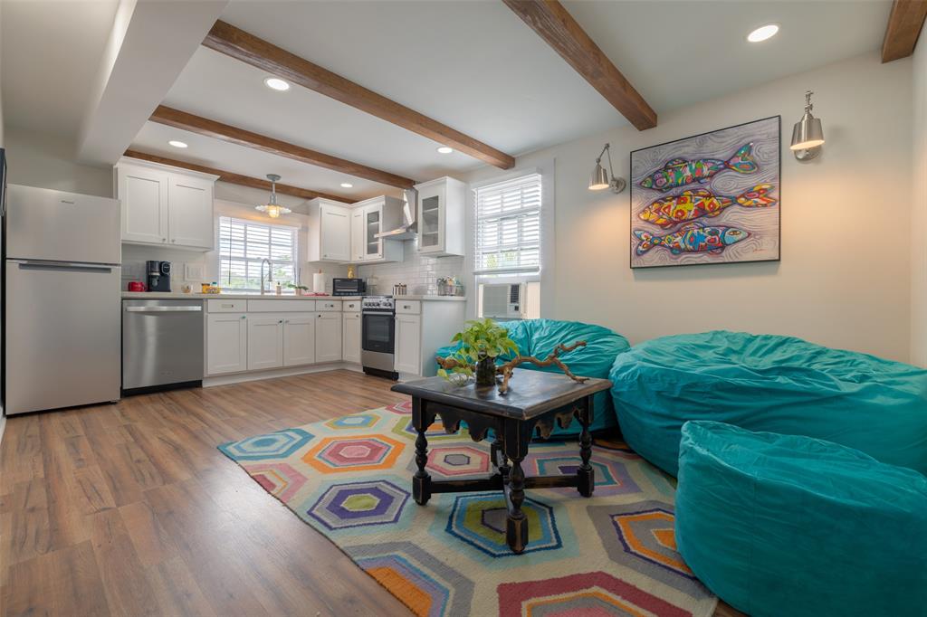 Galveston, Texas 77550, United States, 4 Bedrooms Bedrooms, ,5 BathroomsBathrooms,Residential,Pending,62331