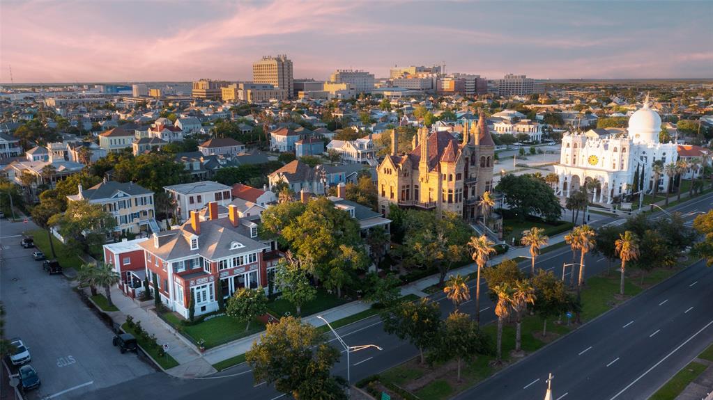 Galveston, Texas 77550, United States, 4 Bedrooms Bedrooms, ,5 BathroomsBathrooms,Residential,Pending,62331