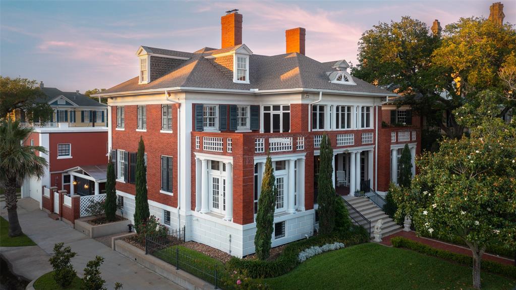 Galveston, Texas 77550, United States, 4 Bedrooms Bedrooms, ,5 BathroomsBathrooms,Residential,Pending,62331