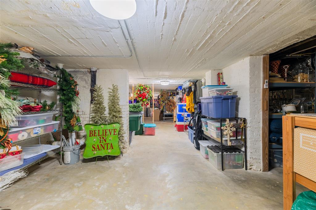 Galveston, Texas 77550, United States, 4 Bedrooms Bedrooms, ,5 BathroomsBathrooms,Residential,Pending,62331