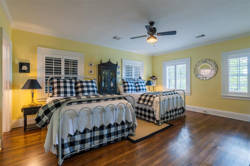 Galveston, Texas 77550, United States, 4 Bedrooms Bedrooms, ,5 BathroomsBathrooms,Residential,Pending,62331