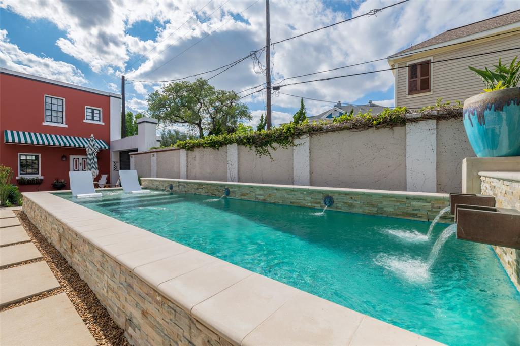 Galveston, Texas 77550, United States, 4 Bedrooms Bedrooms, ,5 BathroomsBathrooms,Residential,Pending,62331