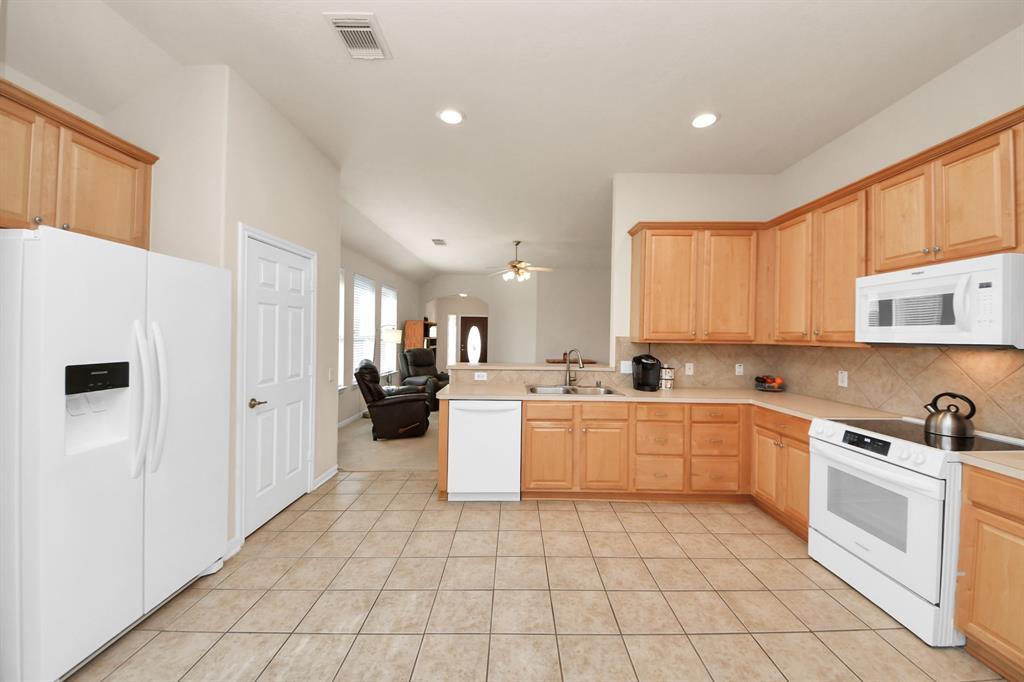 1316 Varese Drive, Pearland, Texas image 17