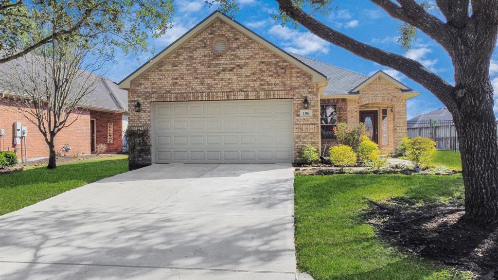 1316 Varese Drive, Pearland, Texas image 1