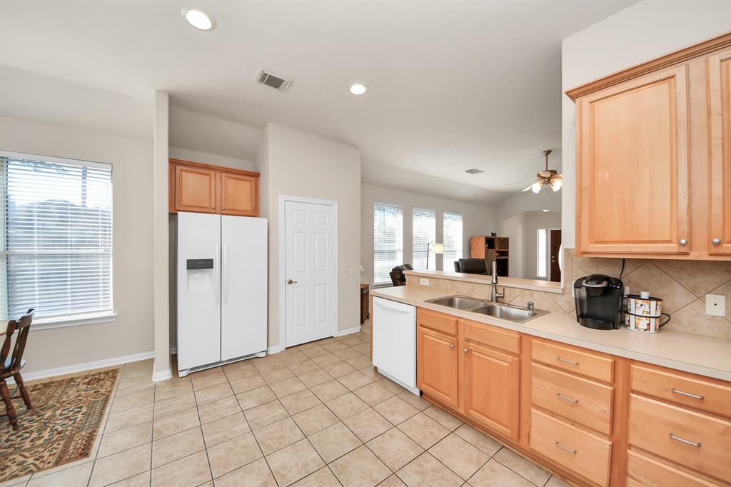 1316 Varese Drive, Pearland, Texas image 18