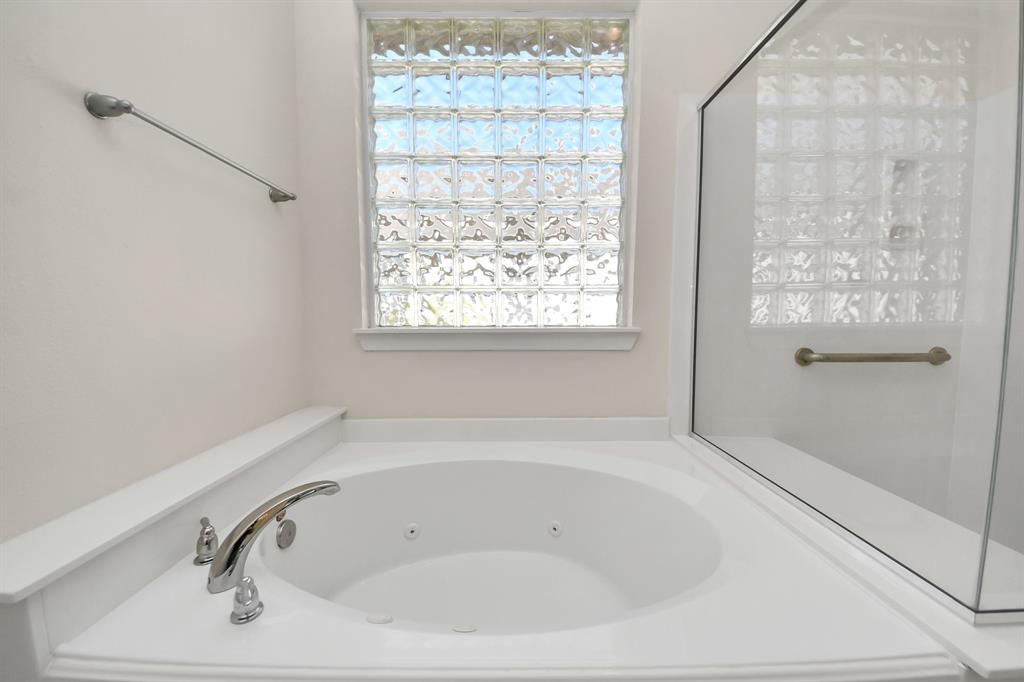 1316 Varese Drive, Pearland, Texas image 30