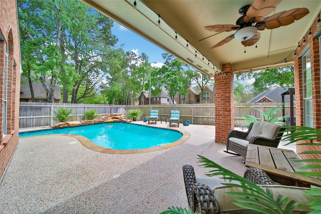 5206 Spring Pine Court, Kingwood, Texas image 5