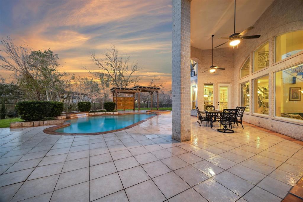 7843 Lakebrook Drive, Missouri City, Texas image 30