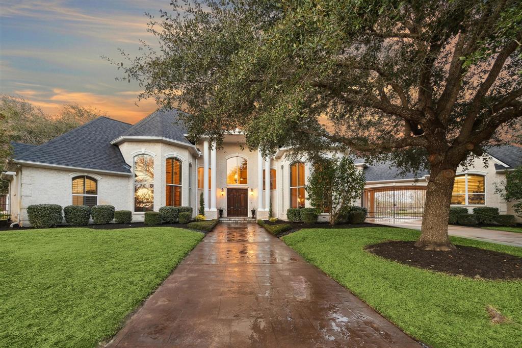 7843 Lakebrook Drive