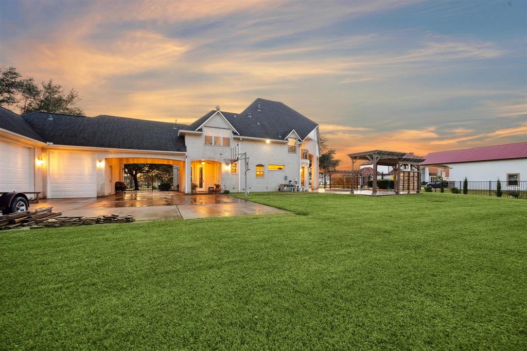 7843 Lakebrook Drive, Missouri City, Texas image 37