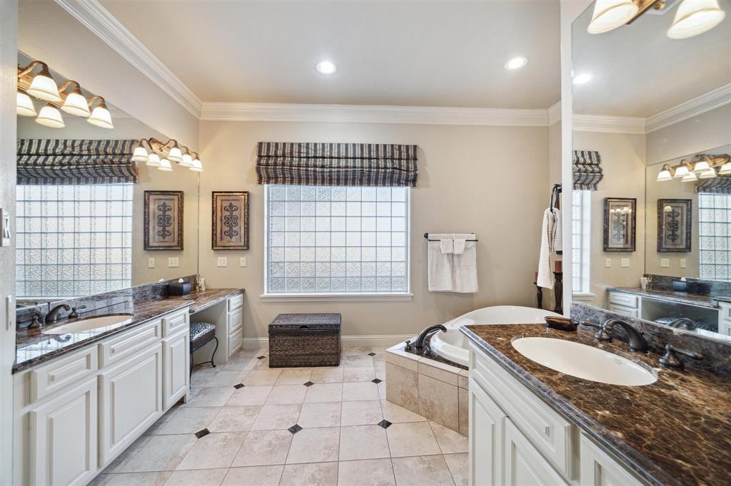 7843 Lakebrook Drive, Missouri City, Texas image 19