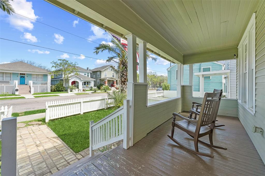 2917 Avenue Q, Galveston, Texas image 8