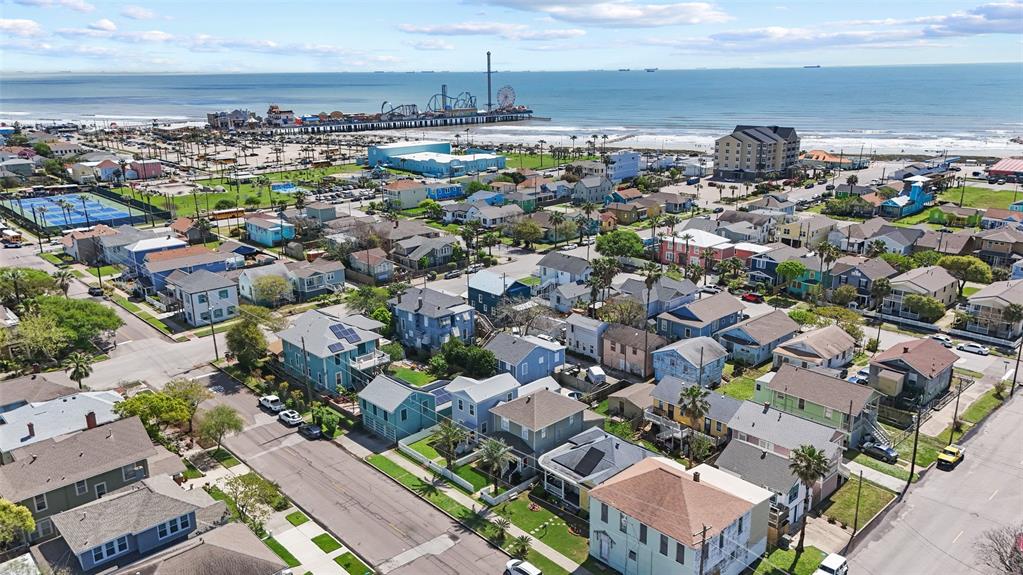 2917 Avenue Q, Galveston, Texas image 5