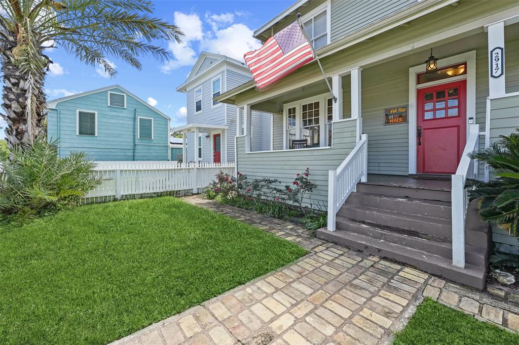 2917 Avenue Q, Galveston, Texas image 2