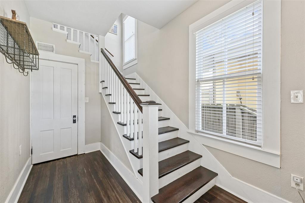 2917 Avenue Q, Galveston, Texas image 9