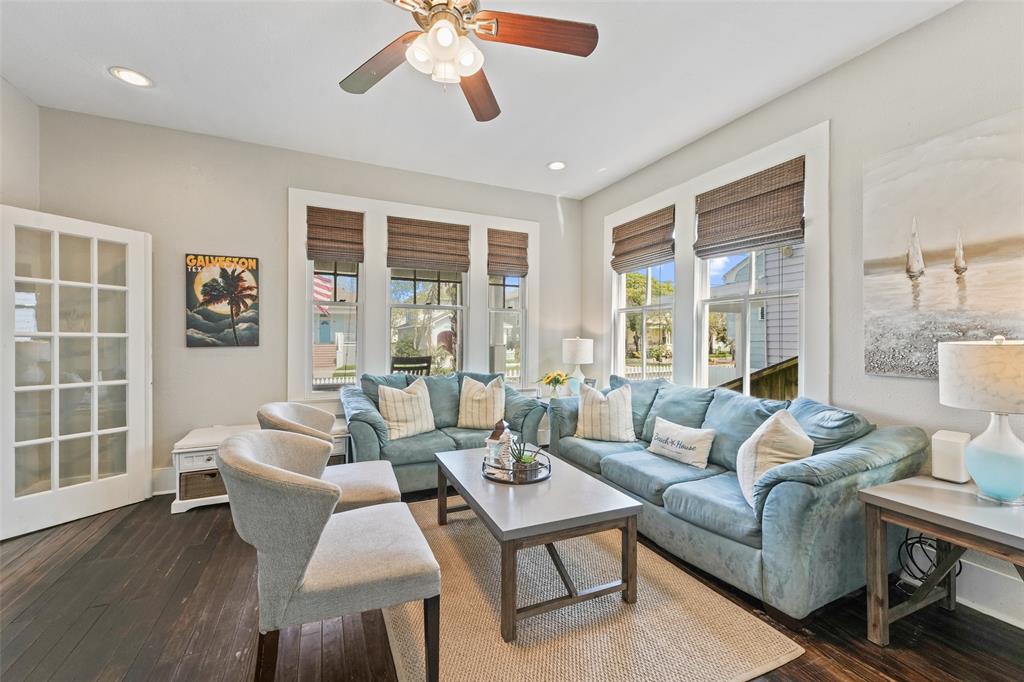 2917 Avenue Q, Galveston, Texas image 12
