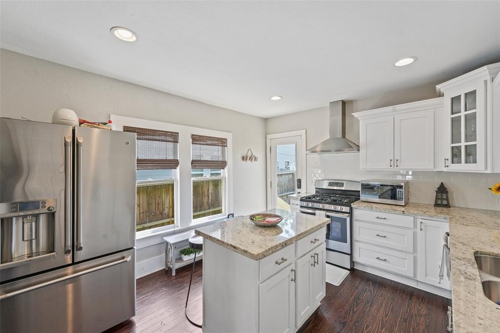 2917 Avenue Q, Galveston, Texas image 19