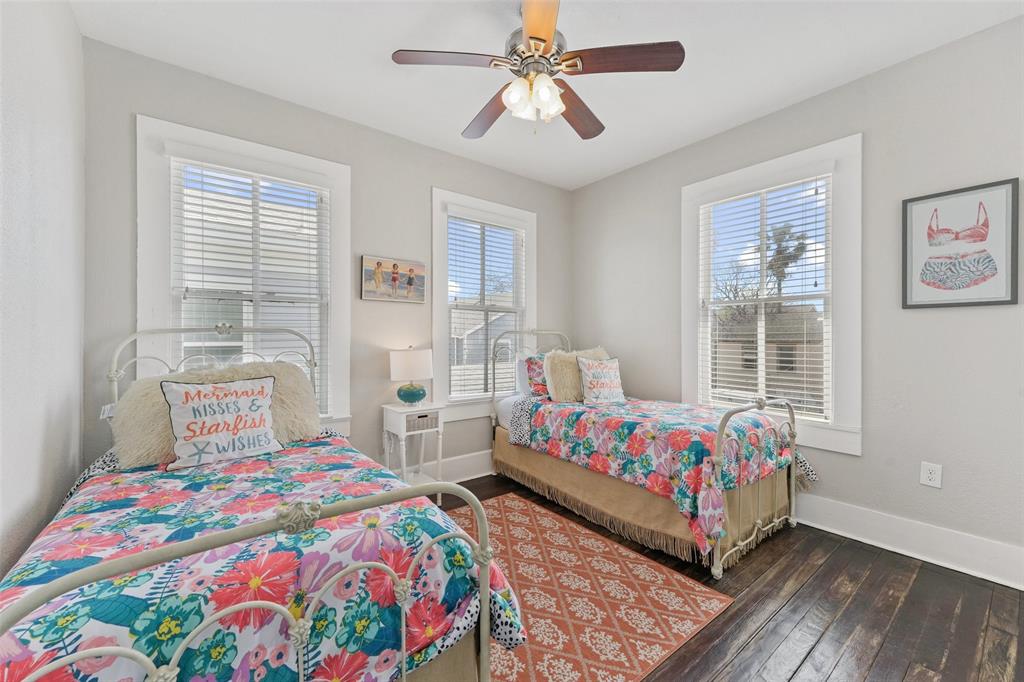 2917 Avenue Q, Galveston, Texas image 27