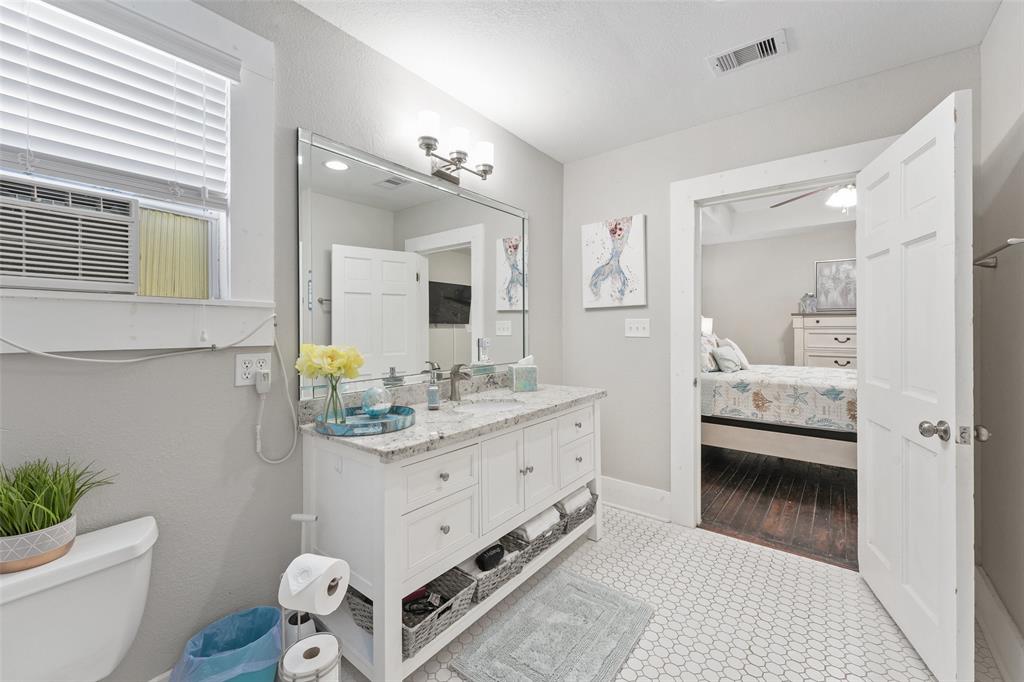 2917 Avenue Q, Galveston, Texas image 25