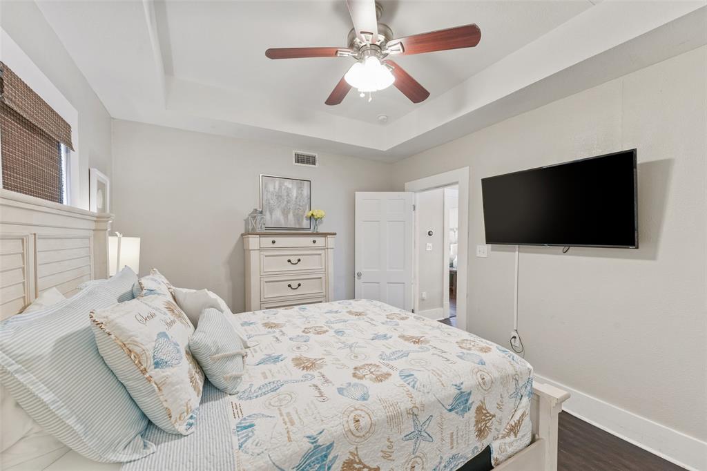 2917 Avenue Q, Galveston, Texas image 23