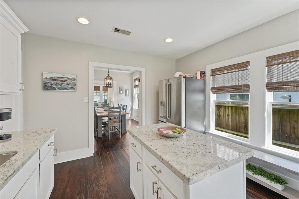 2917 Avenue Q, Galveston, Texas image 20