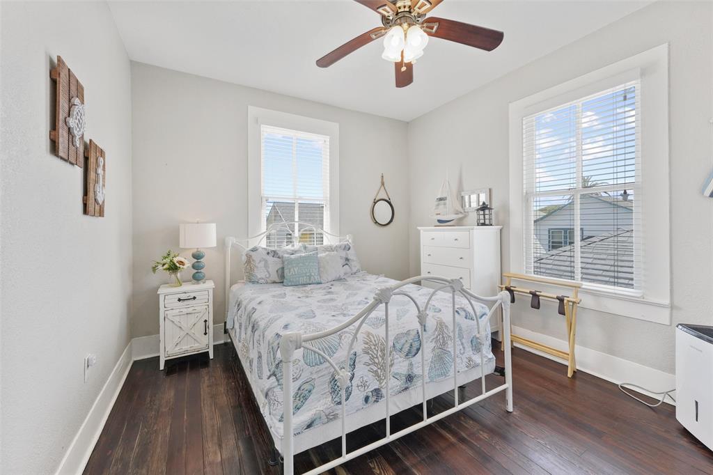 2917 Avenue Q, Galveston, Texas image 36