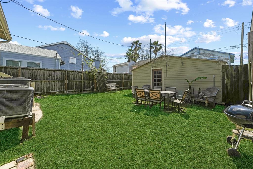 2917 Avenue Q, Galveston, Texas image 38