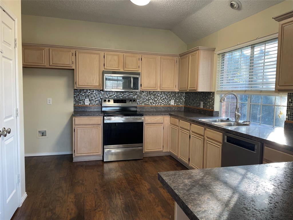 7901 Old Hickory Drive, North Richland Hills, Texas image 7